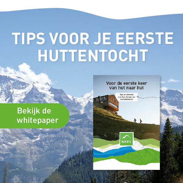 Omslag van de whitepaper 'Tips voor je eerste huttentocht' met twee wandelaars bij een berghut.
